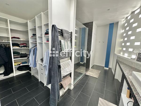 Maison
         6 pièces
        - 180 m² Bien prestige 1 190 000 € *