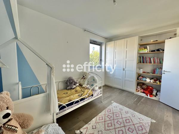 Maison
         6 pièces
        - 180 m² Bien prestige 1 190 000 € *