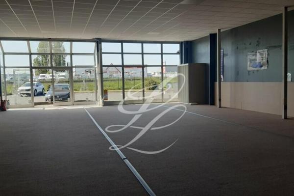 Location - COMMERCE 200 m 2