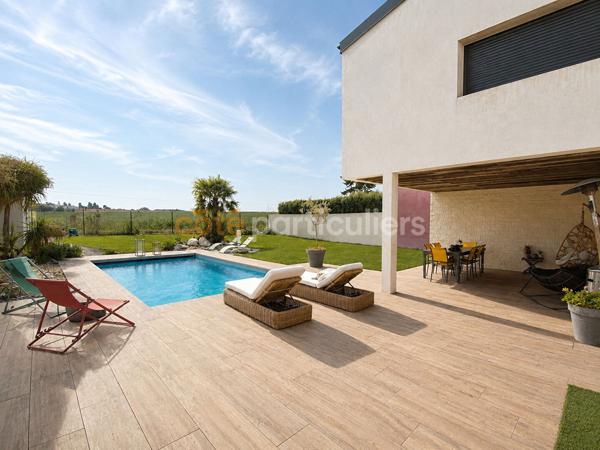Vente
                Villa361,4 m² - 10 Pièces -
                    SAINT XANDRE (17138)