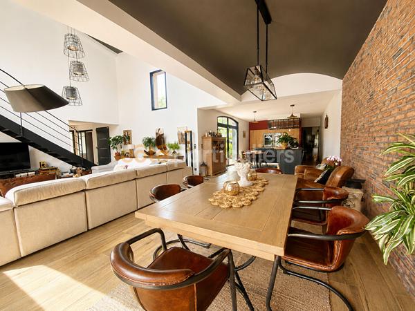 Vente
                Villa361,4 m² - 10 Pièces -
                    SAINT XANDRE (17138)