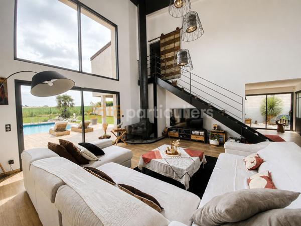 Vente
                Villa361,4 m² - 10 Pièces -
                    SAINT XANDRE (17138)