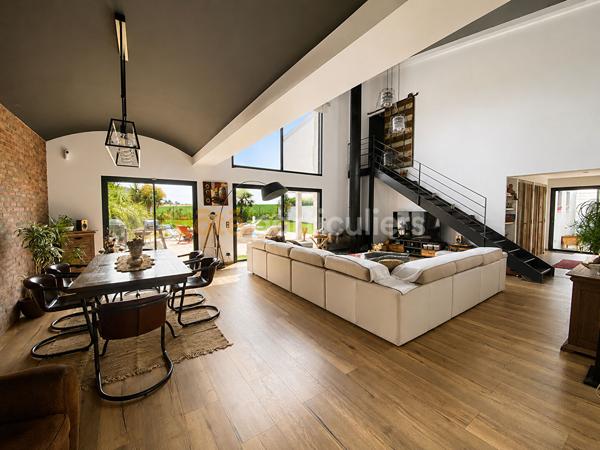 Vente
                Villa361,4 m² - 10 Pièces -
                    SAINT XANDRE (17138)