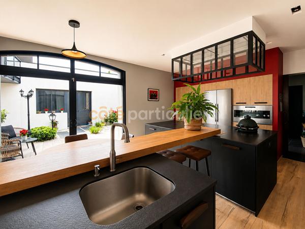 Vente
                Villa361,4 m² - 10 Pièces -
                    SAINT XANDRE (17138)