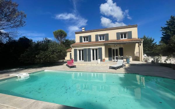 Maison à vendre    6 pièces •  Vedène