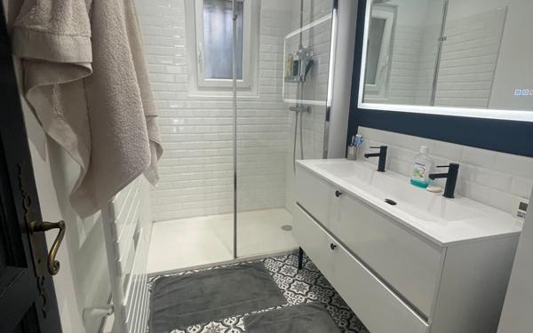 Maison à vendre    6 pièces •  Vedène