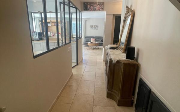 Maison à vendre    6 pièces •  Vedène