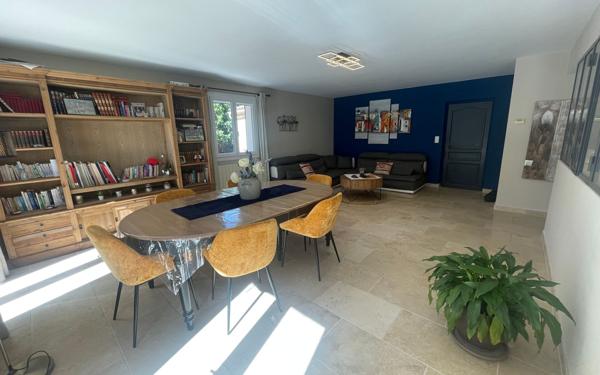 Maison à vendre    6 pièces •  Vedène