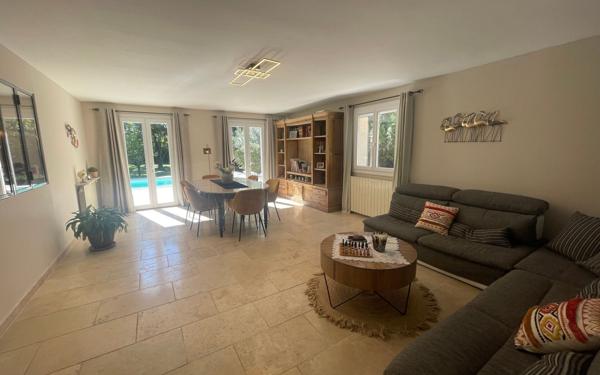 Maison à vendre    6 pièces •  Vedène