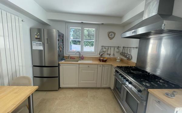 Maison à vendre    6 pièces •  Vedène