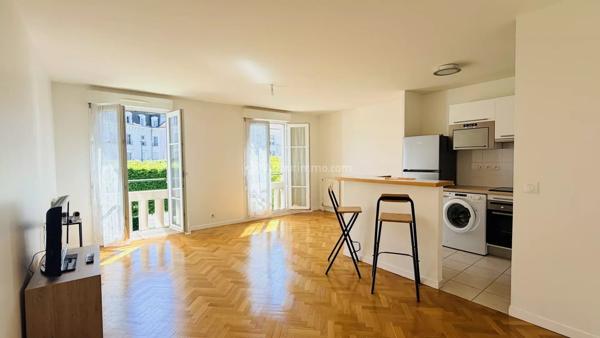 Vente                                                      Appartement
                        
                     3 pièces                      63 m2                     à Serris