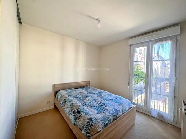 Vente                                                      Appartement
                        
                     3 pièces                      63 m2                     à Serris