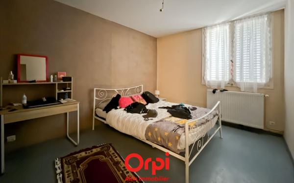 Appartement à vendre    3 pièces • 53,81 m2 Montluçon