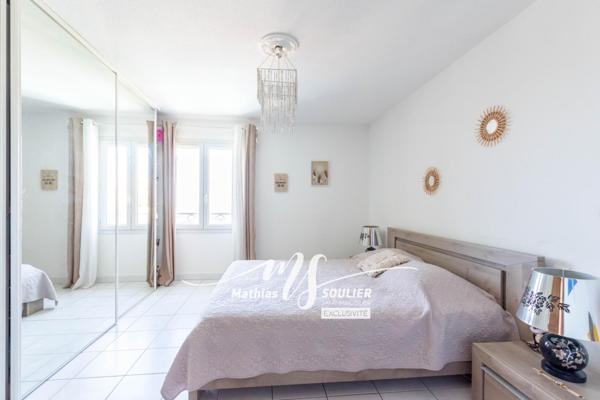 Villa de 215 m² avec magnifique vue et piscine