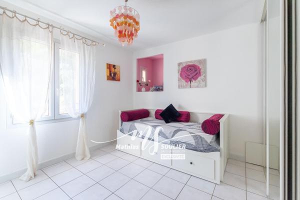 Villa de 215 m² avec magnifique vue et piscine