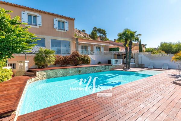 Villa de 215 m² avec magnifique vue et piscine