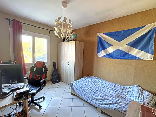 MERVILLE - ENSEMBLE IMMOBILIER DE 198 M² HABITABLES SUR UNE PARCELLE DE 2832 m² , Merville