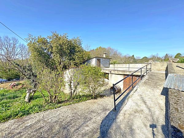 MERVILLE - ENSEMBLE IMMOBILIER DE 198 M² HABITABLES SUR UNE PARCELLE DE 2832 m² , Merville