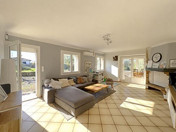 MERVILLE - ENSEMBLE IMMOBILIER DE 198 M² HABITABLES SUR UNE PARCELLE DE 2832 m² , Merville