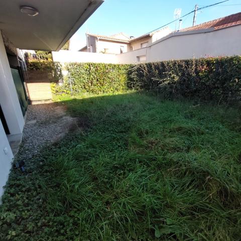 SAINT AGNE : T1 AVEC BEAU JARDIN