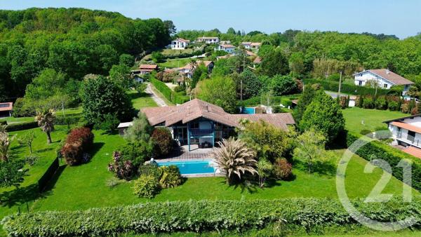 Maison à vendre  5 pièces - 159 m 2   MOUGUERRE  - 64