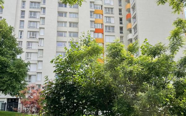 Appartement à vendre    3 pièces • 65,81 m2 Saint-Denis