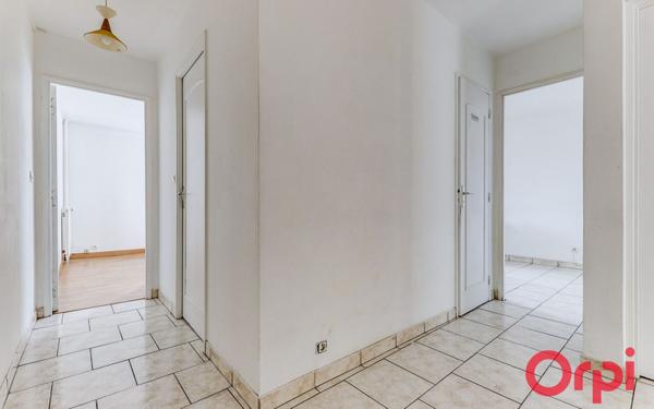 Appartement à vendre    3 pièces • 65,81 m2 Saint-Denis