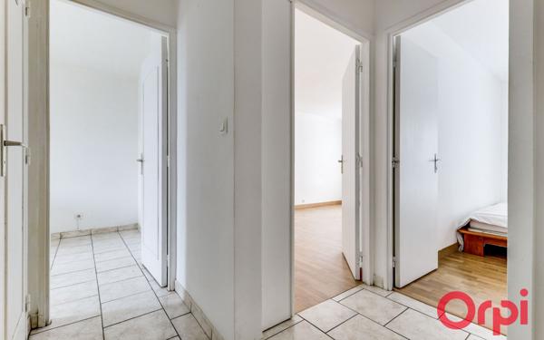 Appartement à vendre    3 pièces • 65,81 m2 Saint-Denis