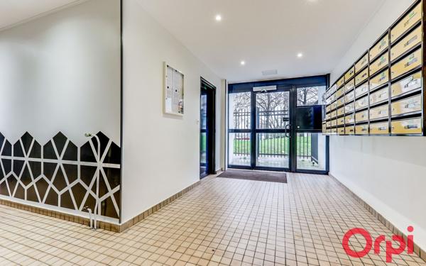 Appartement à vendre    3 pièces • 65,81 m2 Saint-Denis