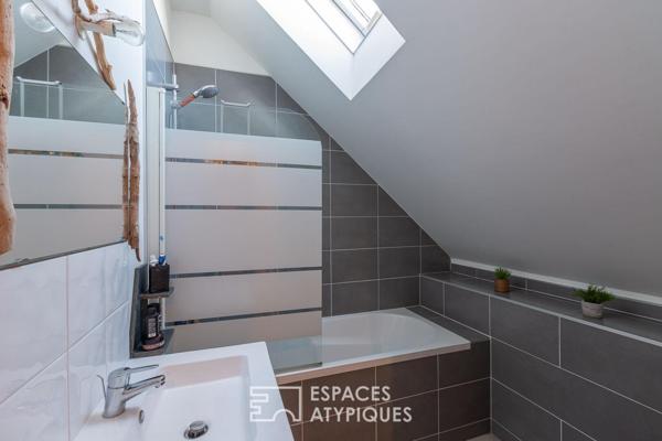 Charmante maison en pierre et son extension bois