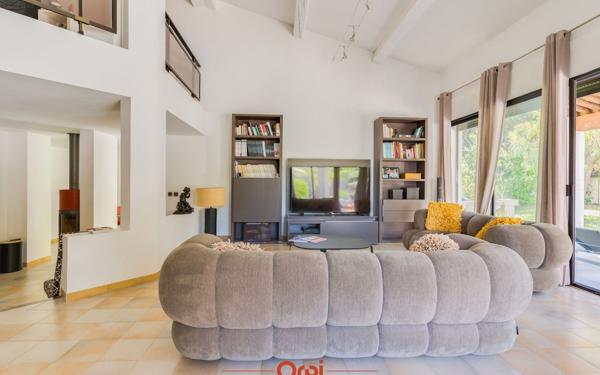 Maison à vendre    6 pièces • 223 m2 Allauch