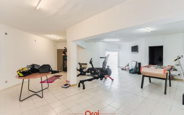 Maison à vendre    6 pièces • 223 m2 Allauch