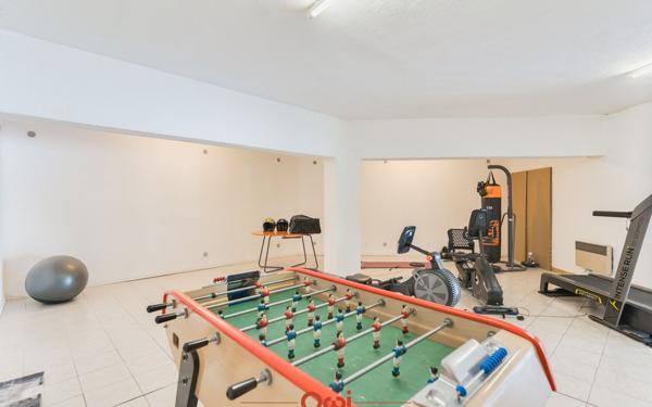 Maison à vendre    6 pièces • 223 m2 Allauch