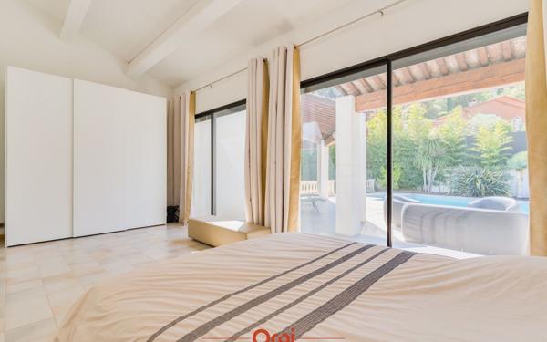 Maison à vendre    6 pièces • 223 m2 Allauch