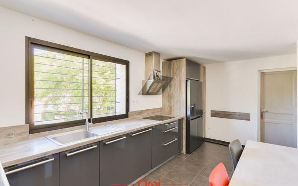 Maison à vendre    6 pièces • 223 m2 Allauch