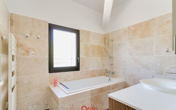 Maison à vendre    6 pièces • 223 m2 Allauch