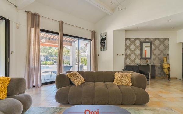 Maison à vendre    6 pièces • 223 m2 Allauch