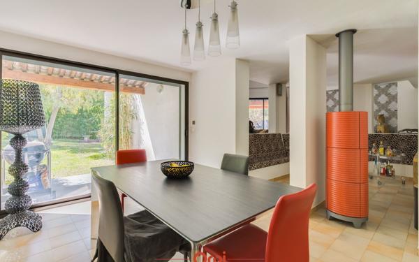 Maison à vendre    6 pièces • 223 m2 Allauch