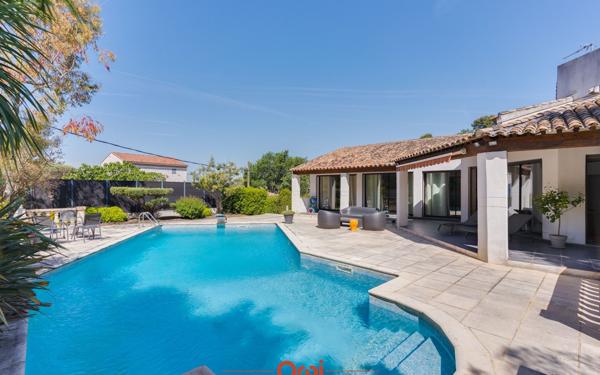Maison à vendre    6 pièces • 223 m2 Allauch