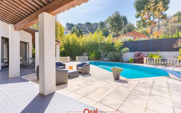Maison à vendre    6 pièces • 223 m2 Allauch