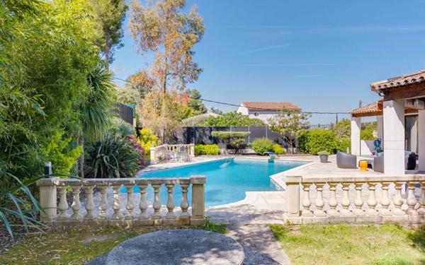 Maison à vendre    6 pièces • 223 m2 Allauch