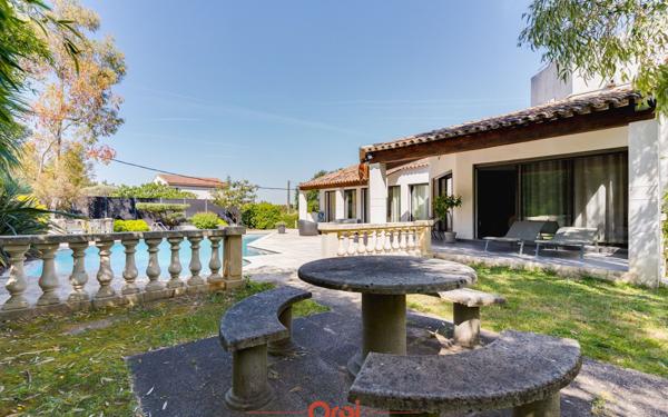 Maison à vendre    6 pièces • 223 m2 Allauch