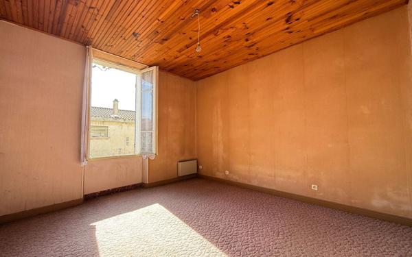 Maison à vendre    8 pièces •  Miramas
