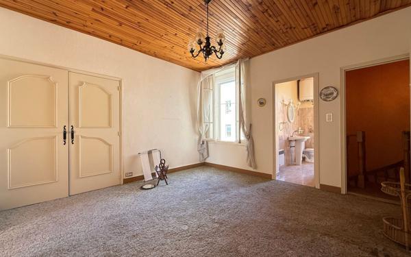 Maison à vendre    8 pièces •  Miramas