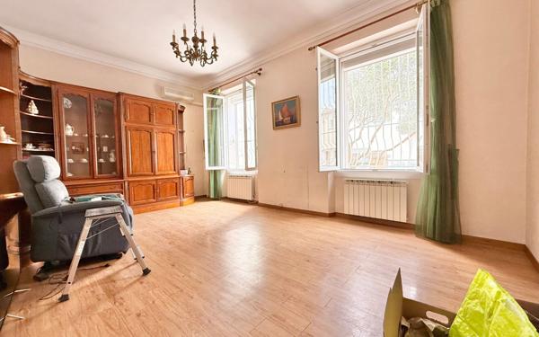 Maison à vendre    8 pièces •  Miramas