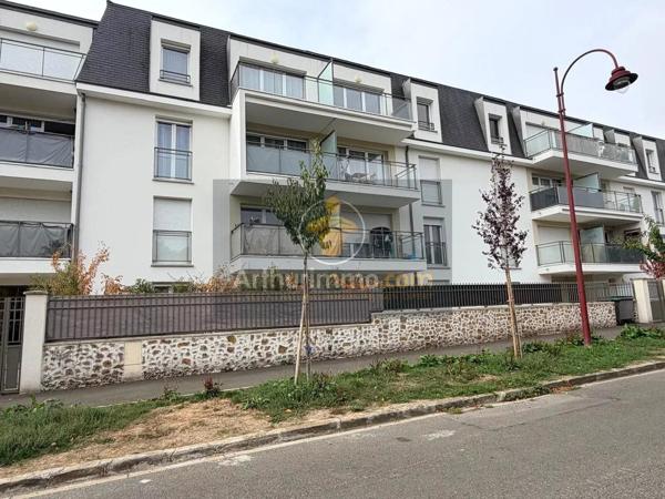 Vente                                                      Appartement
                        
                     3 pièces                                         à Gretz-Armainvilliers