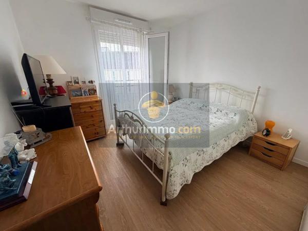 Vente                                                      Appartement
                        
                     3 pièces                                         à Gretz-Armainvilliers
