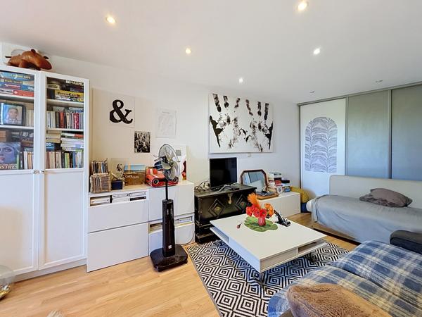 Maison village 70m² type 3 au calme VILLA ROSA: Une maison de village au charme singulier, entre histoire et douceur de vivre: