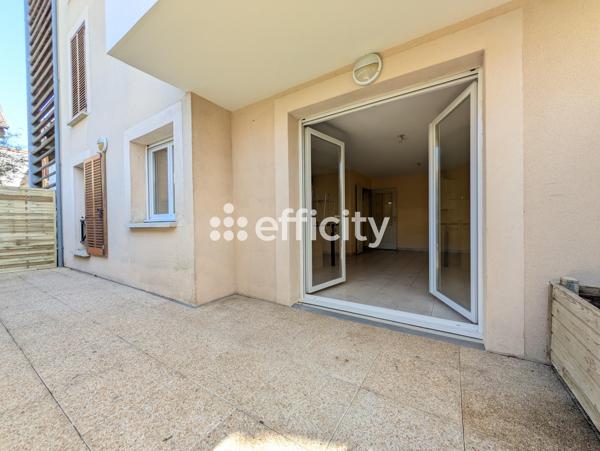 Appartement
         2 pièces
        - 50 m² 110 000 € *