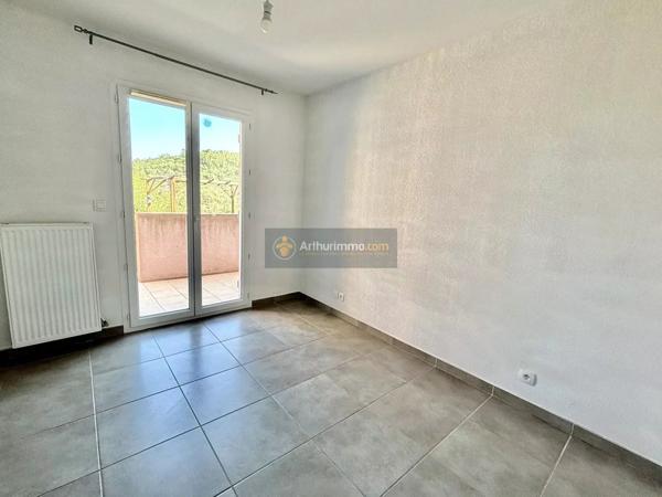 Location Appartement 4 pièces 77 m2 à Roquebrune-sur-Argens